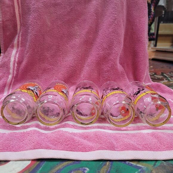 Vintage 1990 Warner Bros Looney Tunes 50th Birthday Bug Bunny glasses (set of 5) - Picture 6 of 10